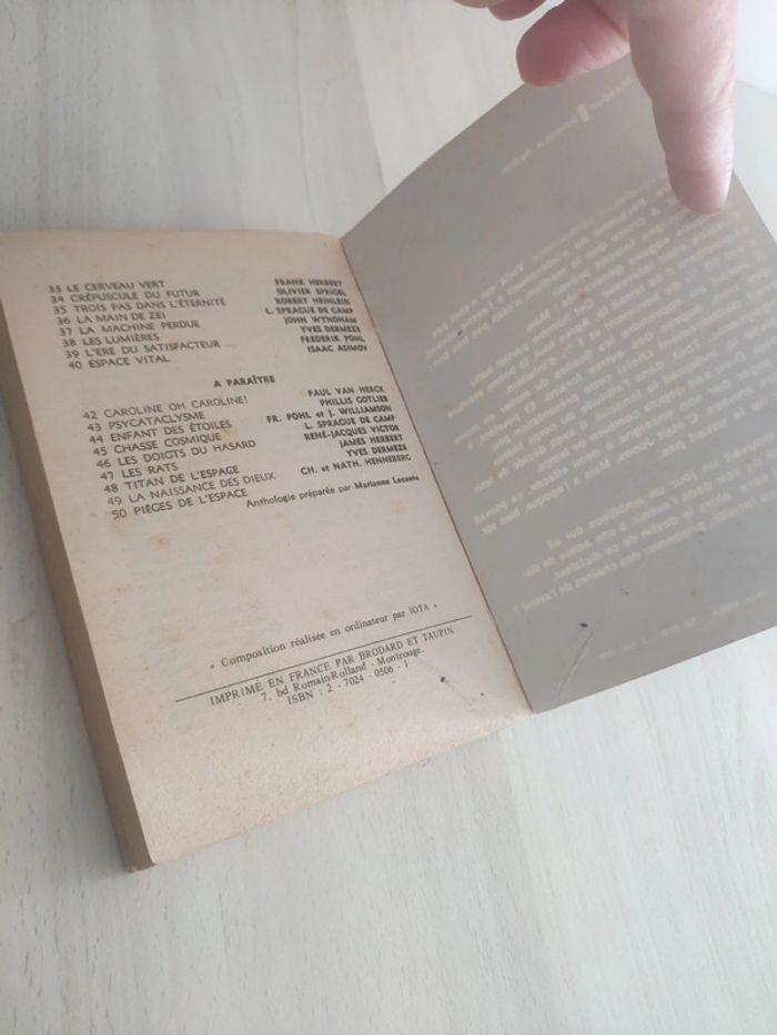 Livre poche le masque science fiction les chaînes de l'avenir Philip K. Dick - photo numéro 9