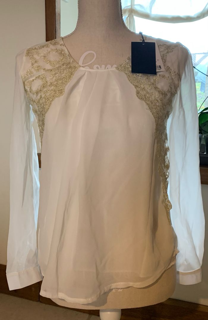 Blouse femme blanche bordure dorées