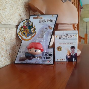 Harry Potter: Jeu 54 cartes +Porte-Clés Ron Weasley