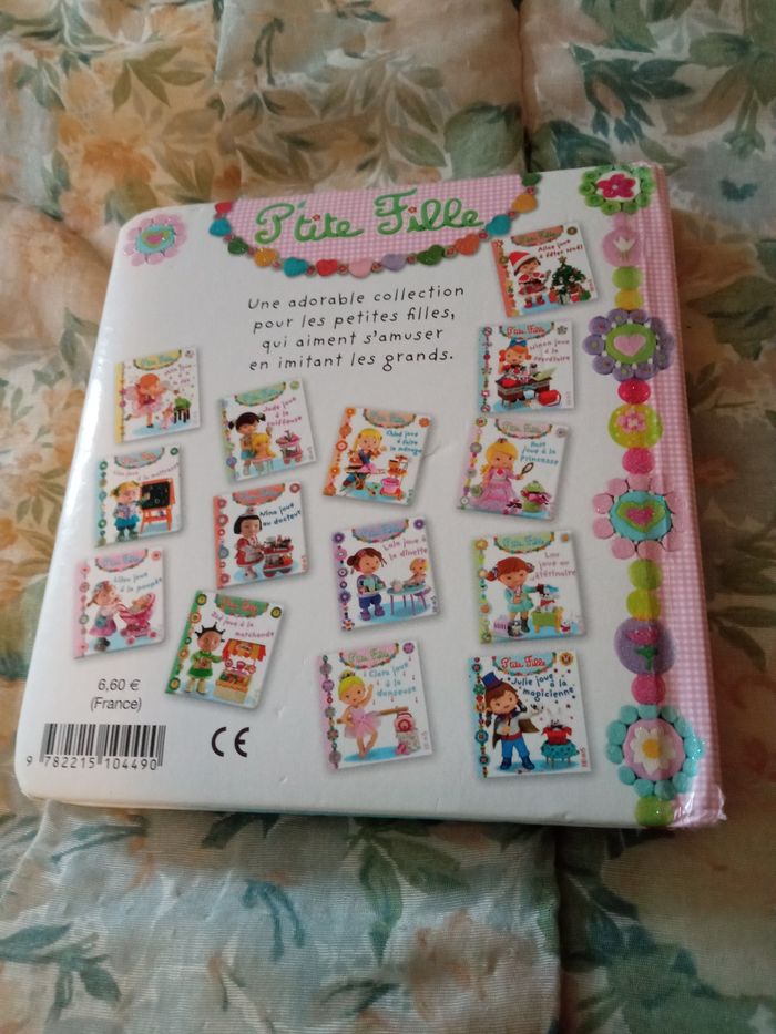 P'tite fille, rose joue à la princesse - photo numéro 2