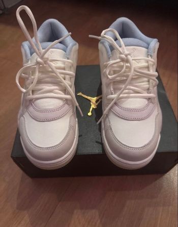 Air Jordan 4 RM neuve 37,5
