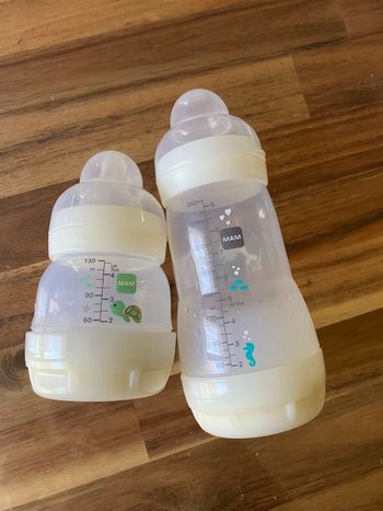 2 biberons avent + tétines