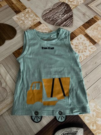 Teeshirt sans manches 12 mois