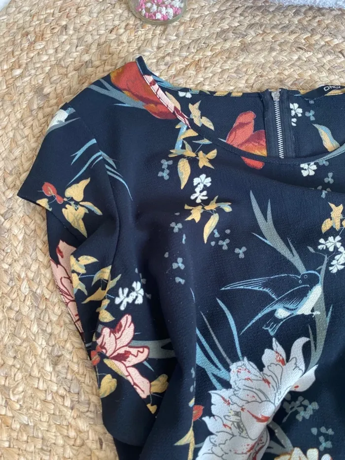 T-shirt manches courtes fleurs - photo numéro 2