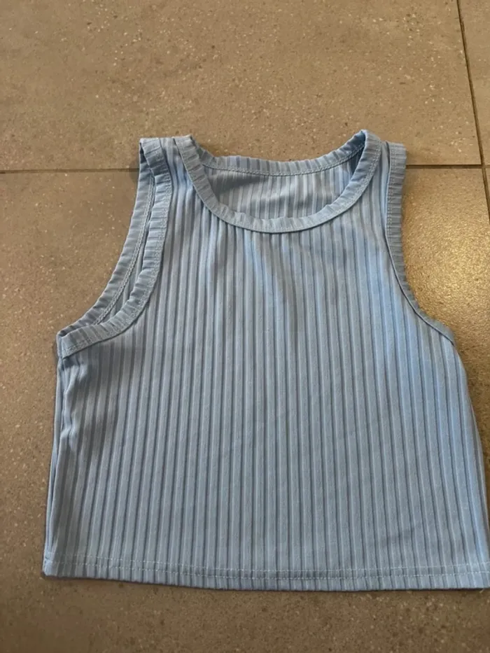 Débardeur bleu clair, très bon état, taille S
