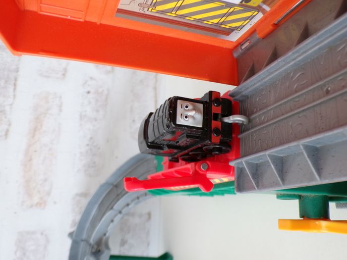 Circuit de train Thomas et ses amis - Usine diesel de Vicarstown - photo numéro 8