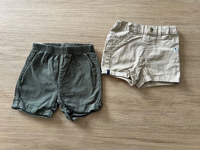 Lot 2 shorts 12 mois