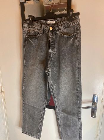 Jean mom gris