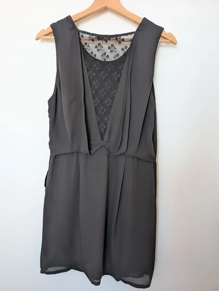 Robe courte sans manches - photo numéro 2