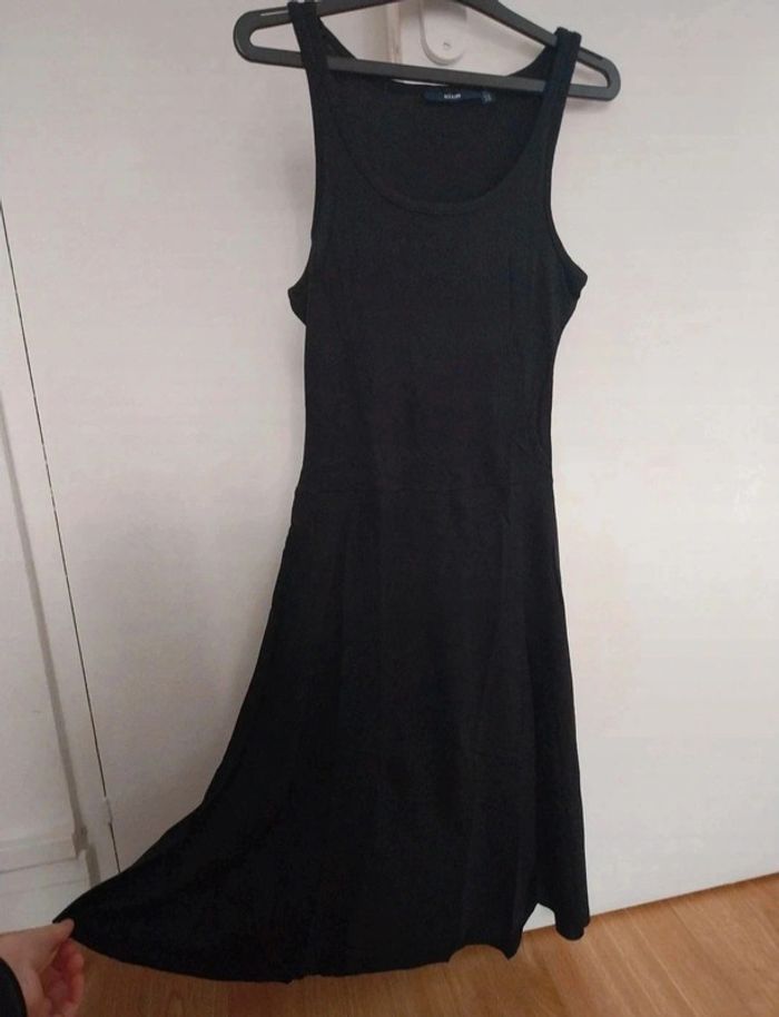 Robe noire - photo numéro 2