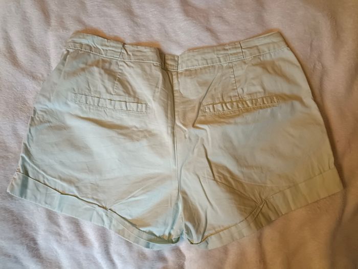 Short femme H&M – Taille 44 - photo numéro 4
