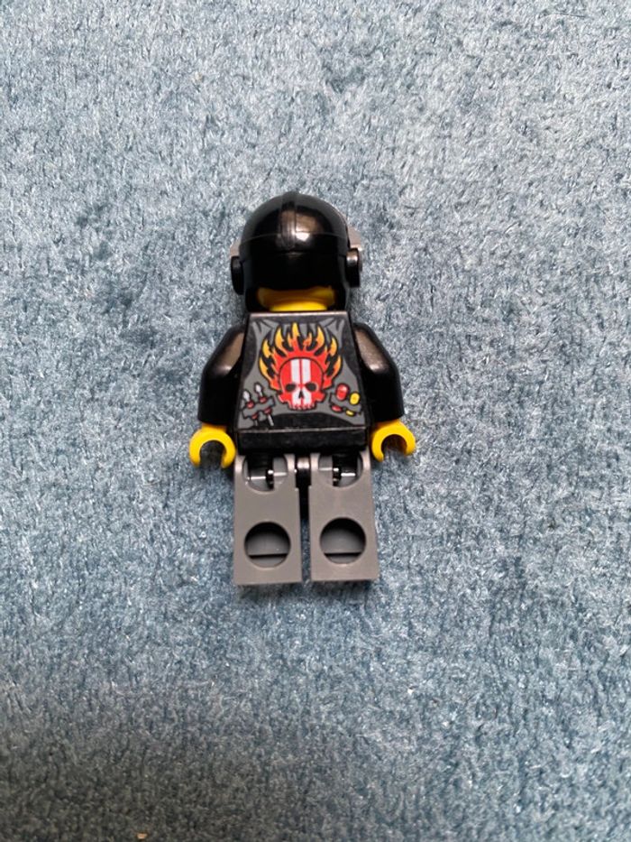 Minifigure lego World Racers Backyard Blaster 3 (Billy Bob Blaster) -Aviator Cap - photo numéro 2