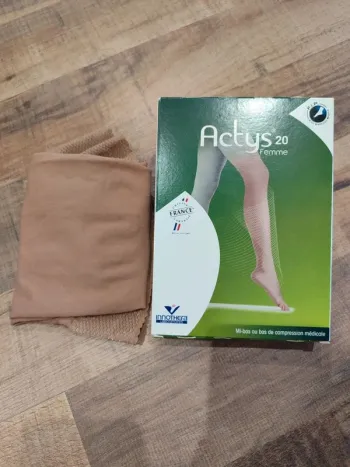 Lot de 2 paires de bas de contention autofix Taille 2 Couleur beige rosé collant