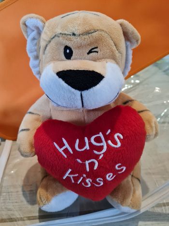 Peluches tigres ours minions...