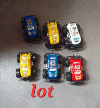 Lot voitures monster trucks