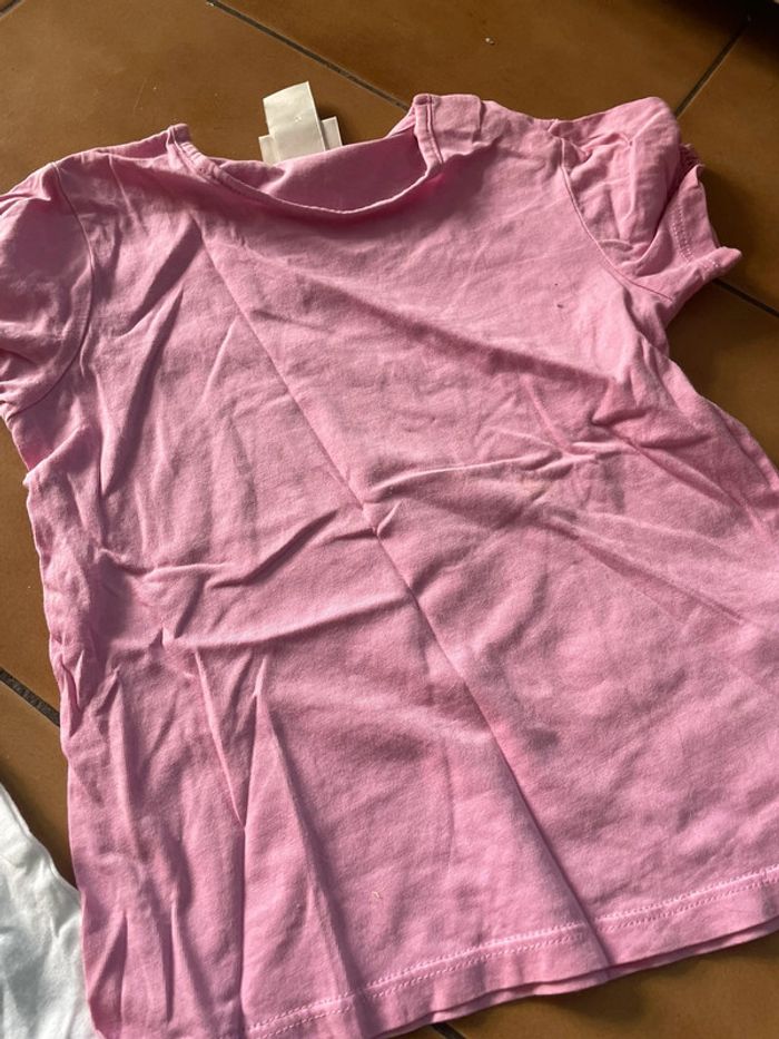 Lot 4 t shirts fille 12/18 mois - photo numéro 3