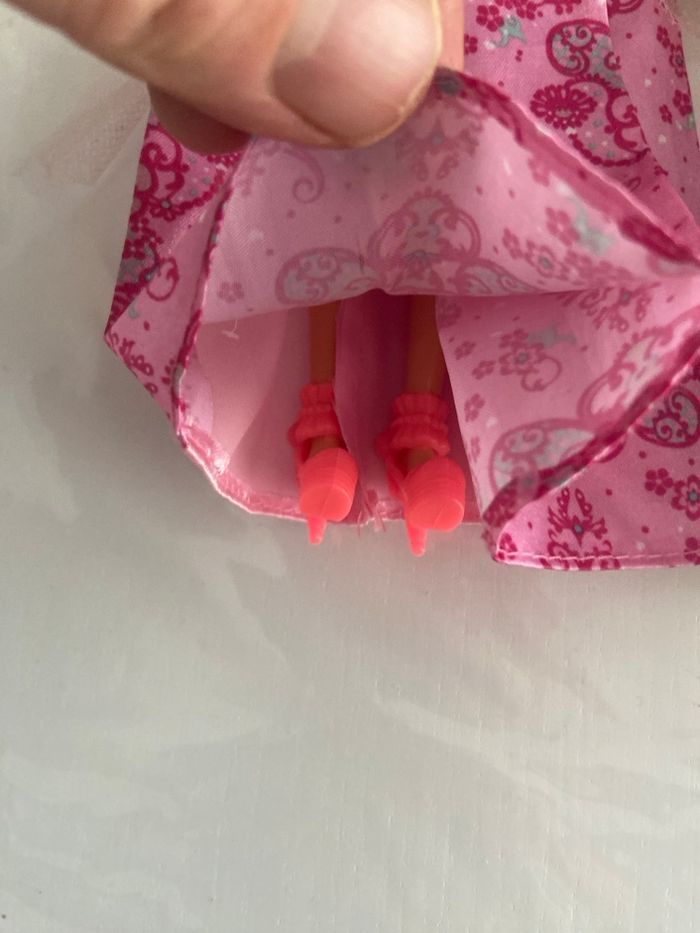 Lot de 3 poupées Barbie Mattel – dont Barbie Arc-en-Ciel lumineuse - photo numéro 2