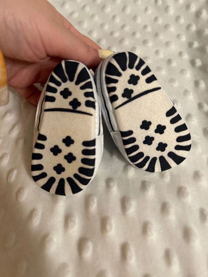 Chaussures bébé t. 16/17 - photo numéro 3
