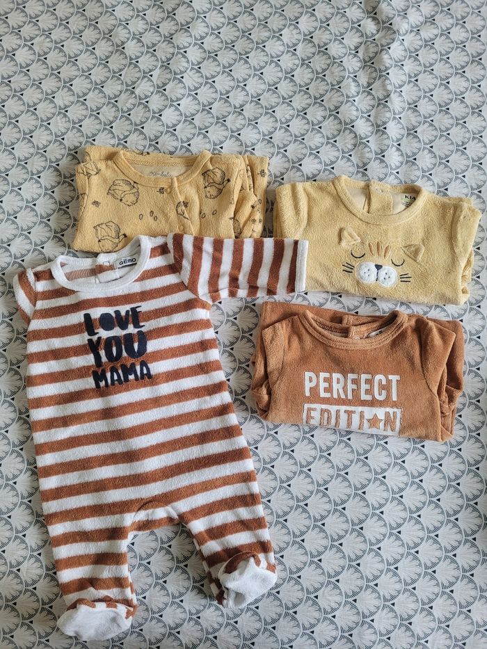 Lot de pyjamas 1 mois - photo numéro 2