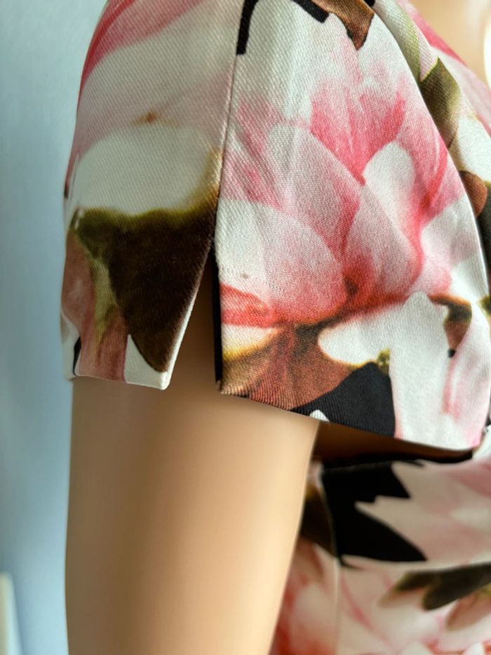 Robe à fleurs neuve - photo numéro 4