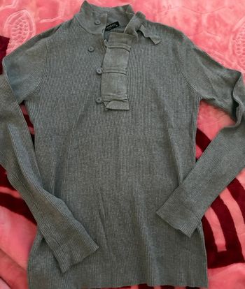 Pull gris à fermeture