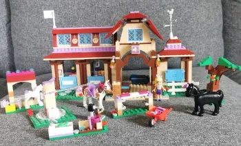 Lego friends le club d'équitation de Heartlake City