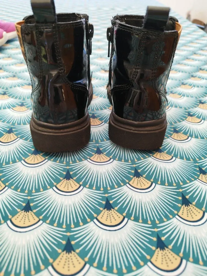 Bottines noires vernies taille 25 - photo numéro 3