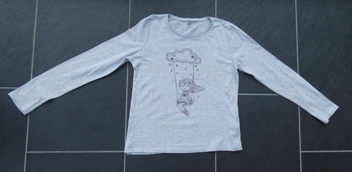 Joli tee-shirt manches longues fille 10 ans (138-143 cm)