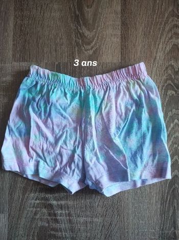 Short 3 ans