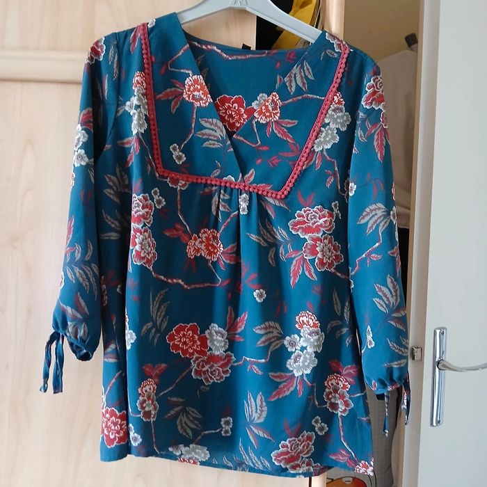 2 Hauts  femme Taille 38 - photo numéro 4