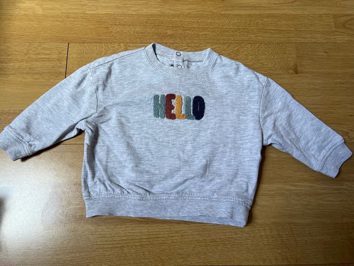 Lot de 3 pulls + 1 gilet 18 mois - photo numéro 11