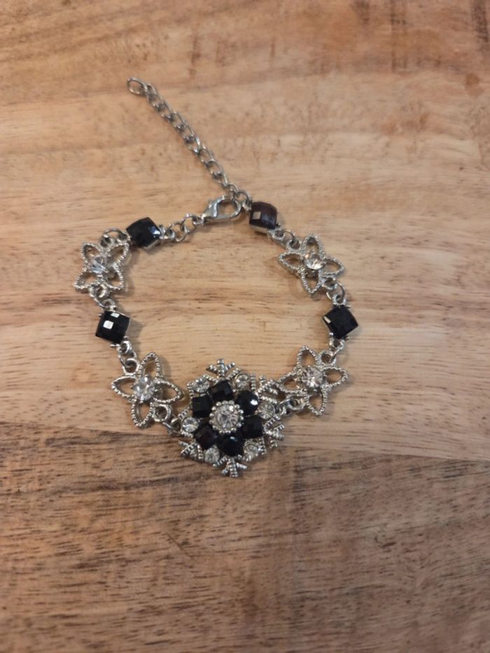 Bracelet fantaisie argenté  Style fleur