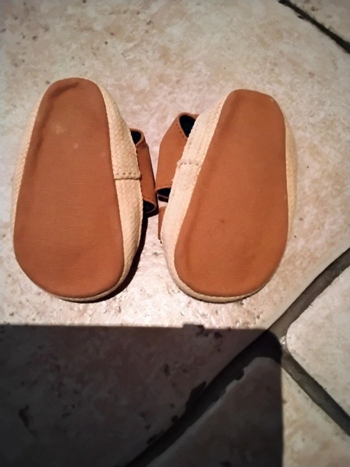 Paire de sandales disney 6/9mois - photo numéro 2