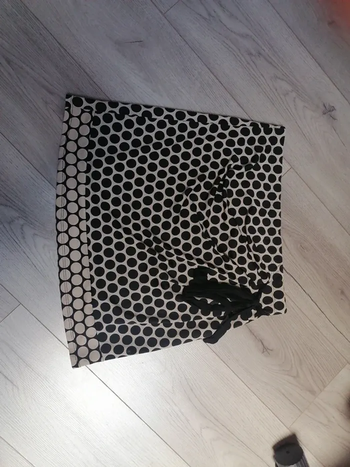 Jupe noire rond 40