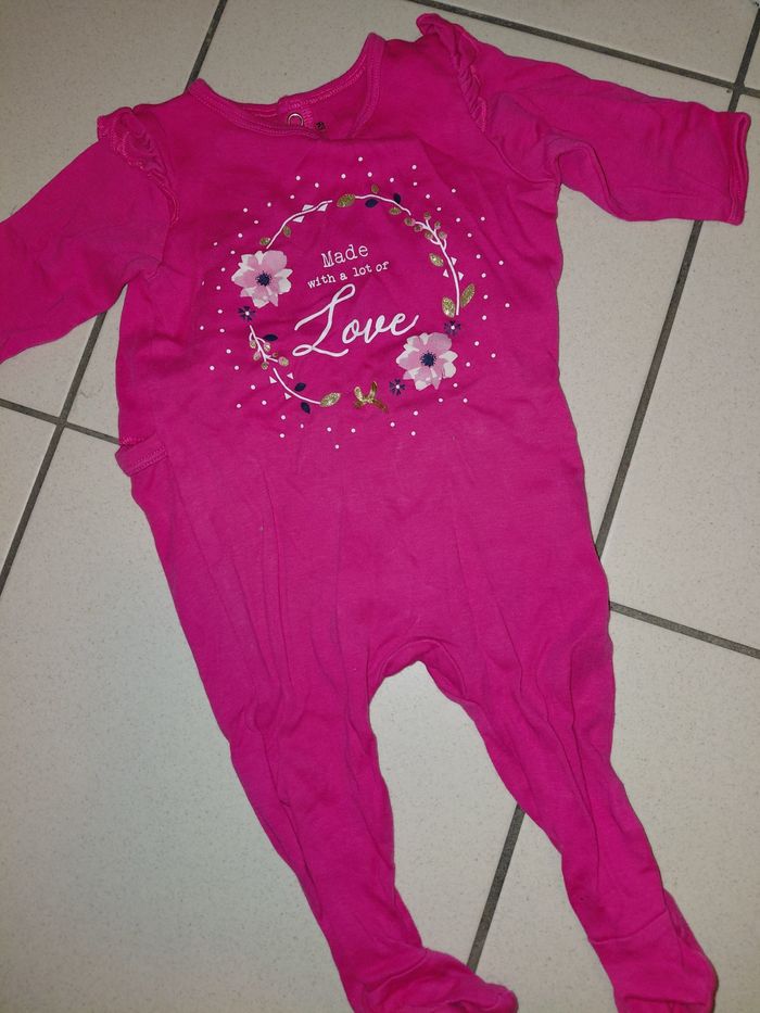 Un lot de pyjama fille 6/9 mois - photo numéro 4
