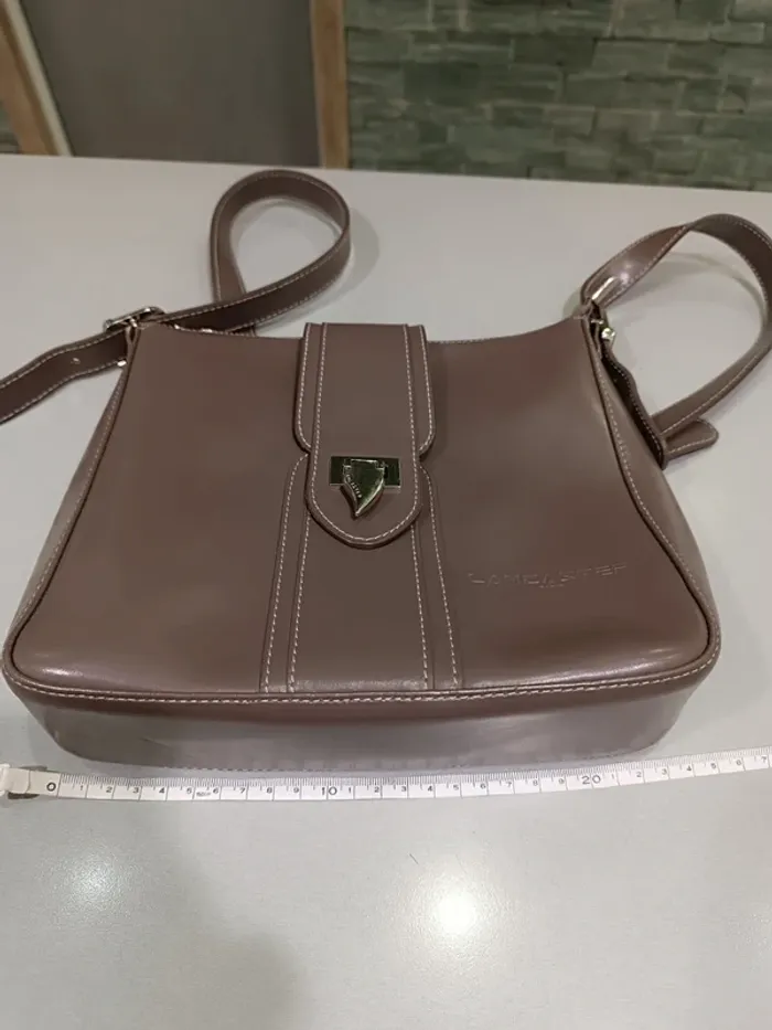 Sac besace bandoulière Lancaster cuir taupe - photo numéro 15