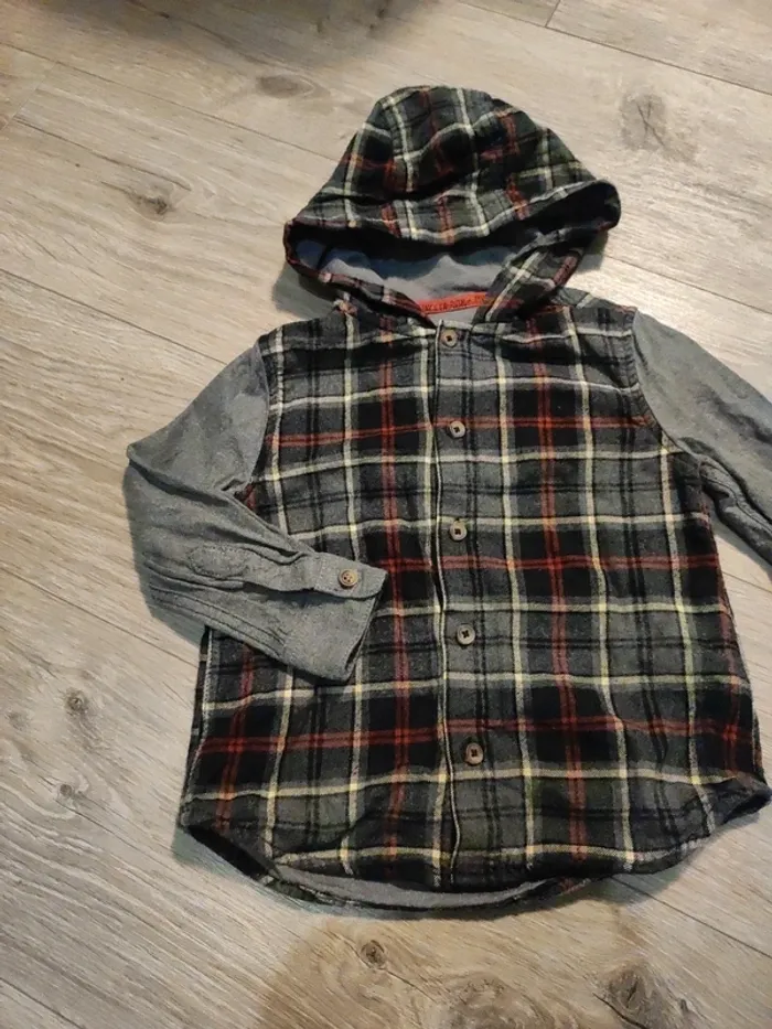 Chemise avec capuche 2 3 ans - photo numéro 2