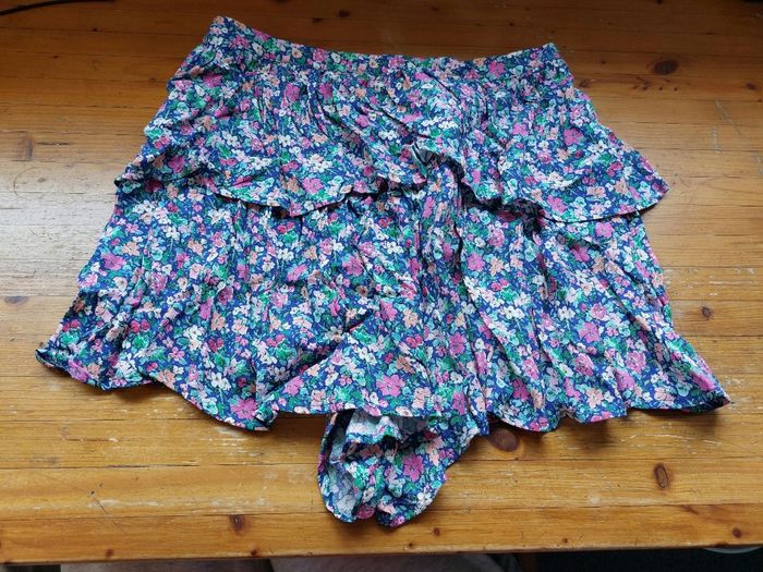 Short Zara fleuri - photo numéro 2