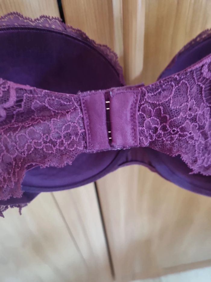 Soutien-gorge violet victoria secret - photo numéro 4