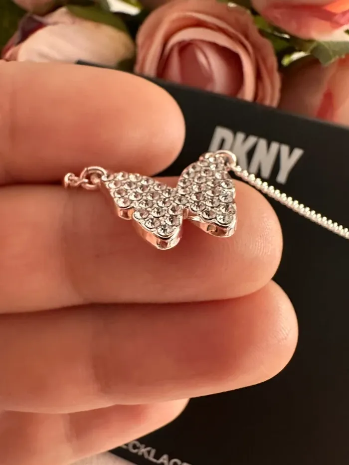 🦋Collier papillon DKNY en argent – éclat raffiné - photo numéro 5