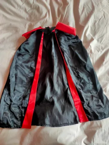 Cape de Dracula 4-6 ans