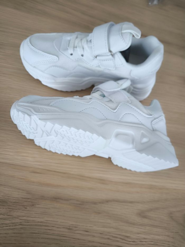Basket taille 31,5 - photo numéro 2