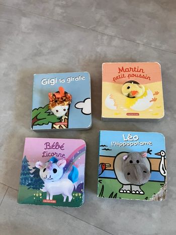 Lot 4 livres avec marionnettes