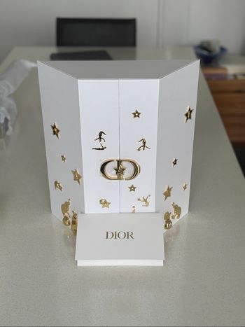 Calendrier de l’avent Dior les 30 montaignes