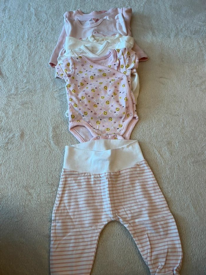 Lot vêtements 6 pièces bébé naissance - 1 mois - photo numéro 5