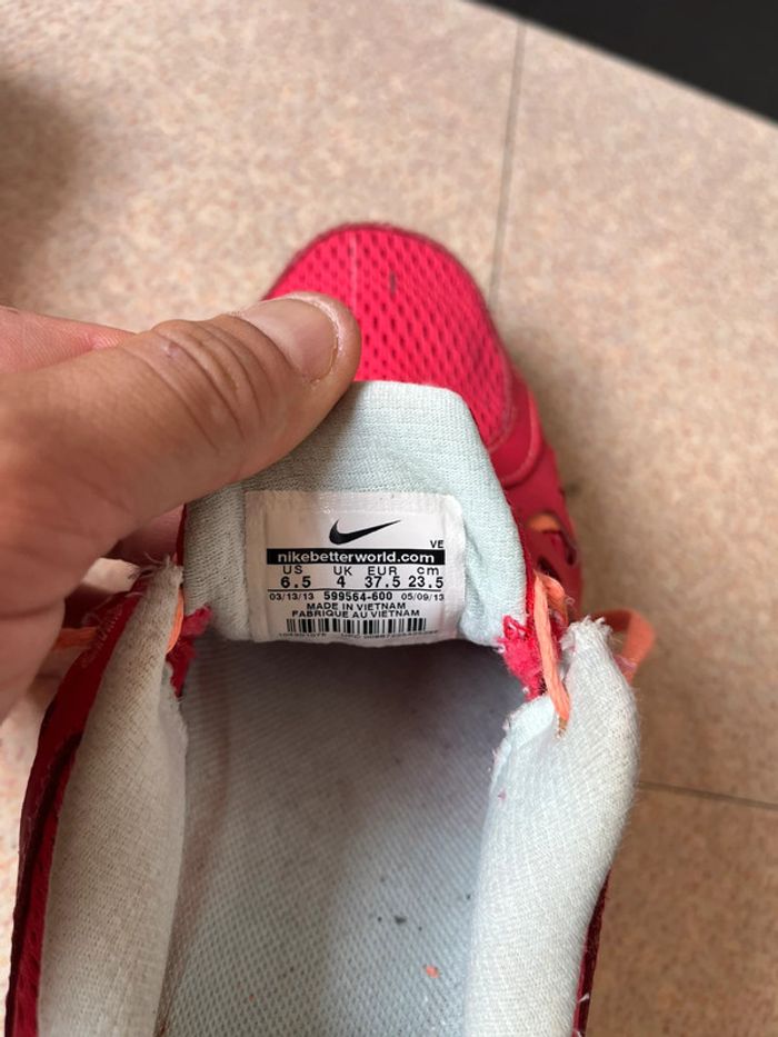 Baskets / Chaussures De Course Nike Taille (37.5) - photo numéro 8