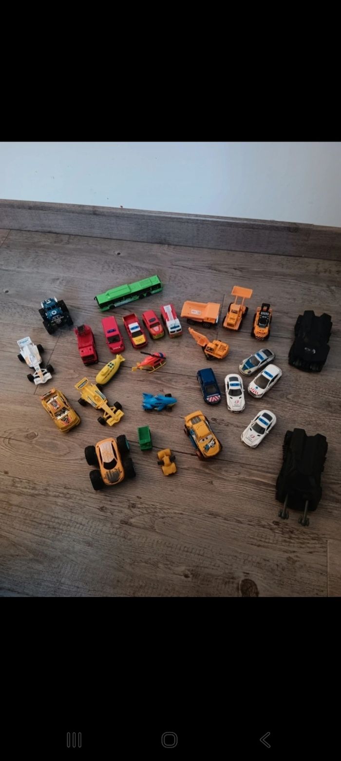 Lot petits véhicules