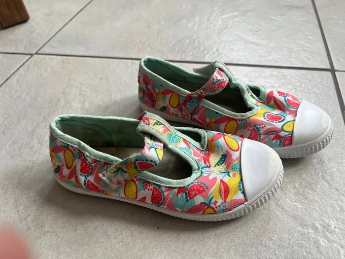 Paire de sandalettes fruits et couleurs pointure 29 - photo numéro 2