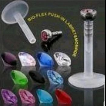 Piercing labret ou lèvre