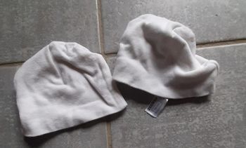 Lot 2 bonnets naissance zeeman